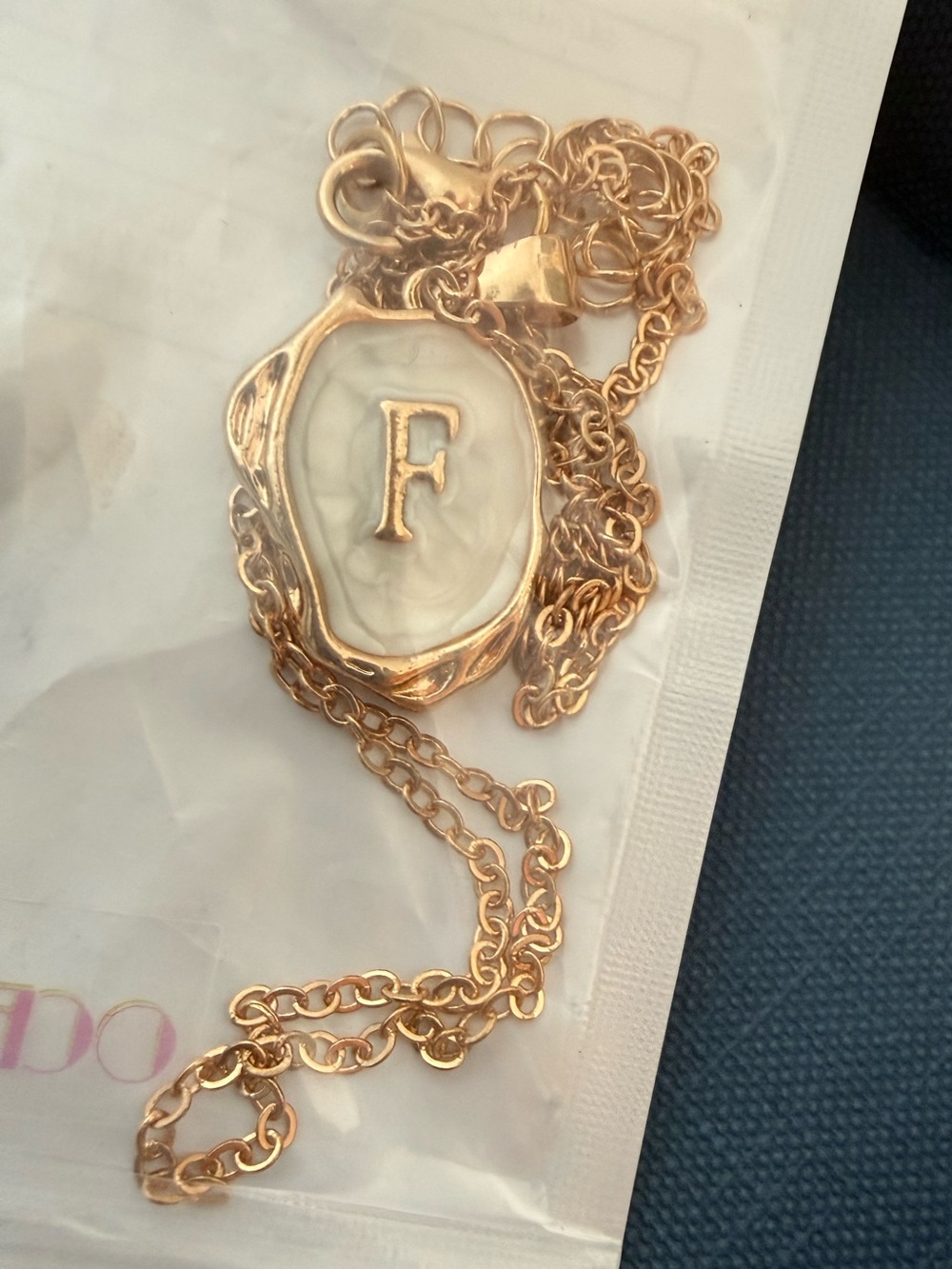 NWT *F* Gold Plated Oceanus Oyster
Shell Initial Pendant Necklace
